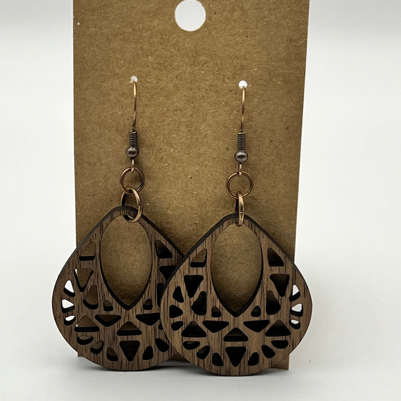 Close-up of basket-style weave pattern on teardrop earring