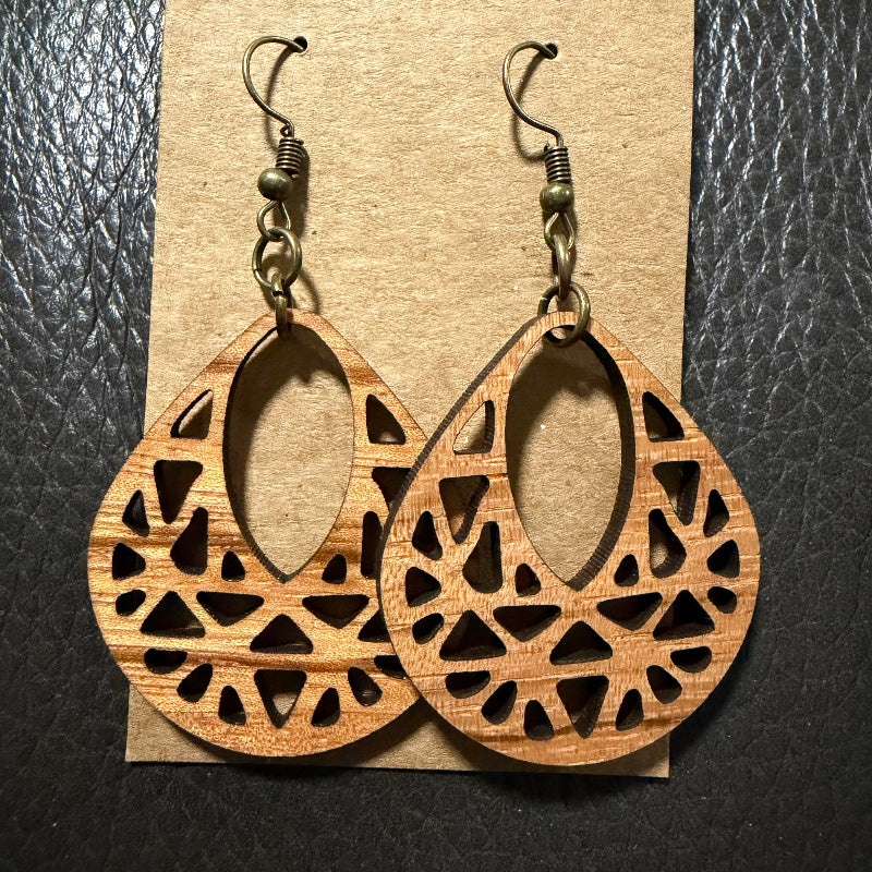 Close-up detail of teardrop basket style earring weave